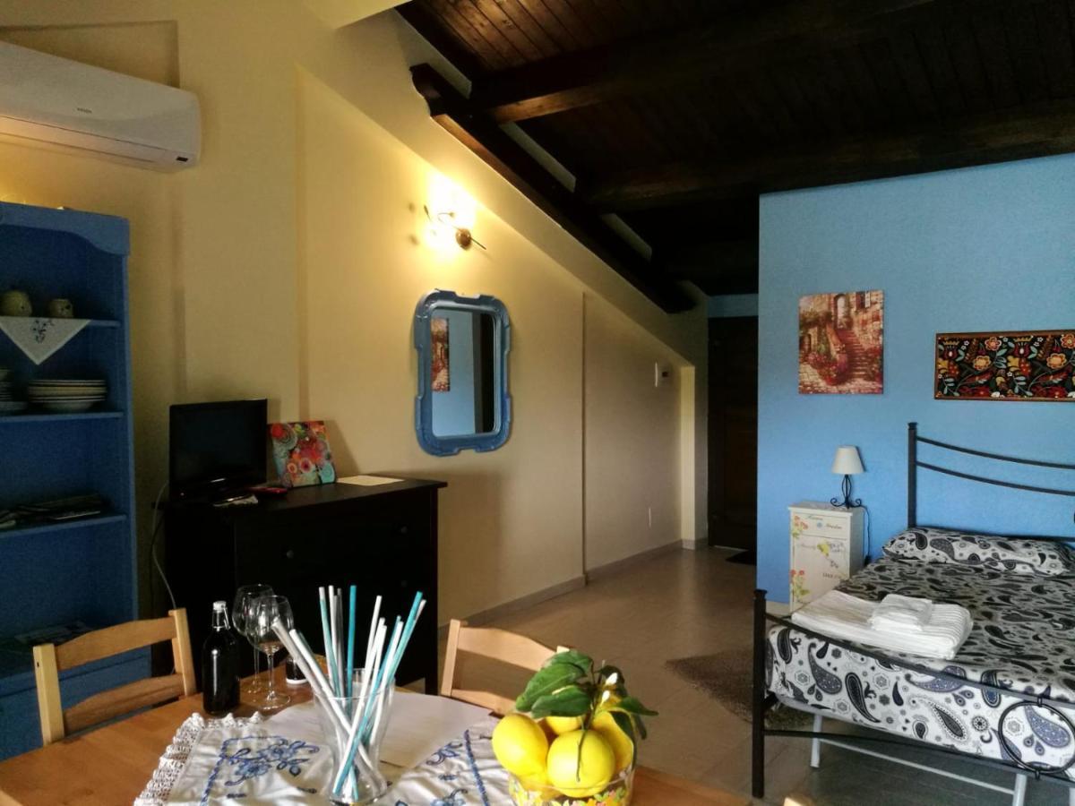 Le Case Di Bacco Santa Venerina Bagian luar foto