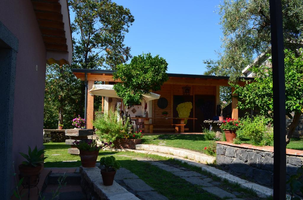 Le Case Di Bacco Santa Venerina Ruang foto