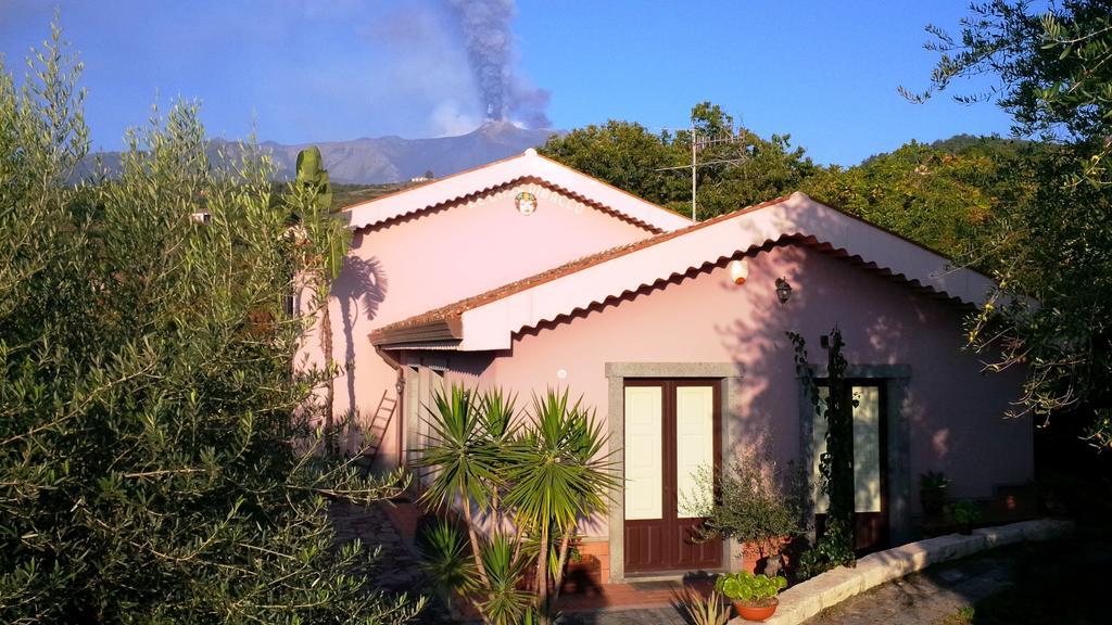 Le Case Di Bacco Santa Venerina Ruang foto