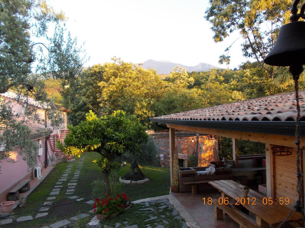 Le Case Di Bacco Santa Venerina Ruang foto