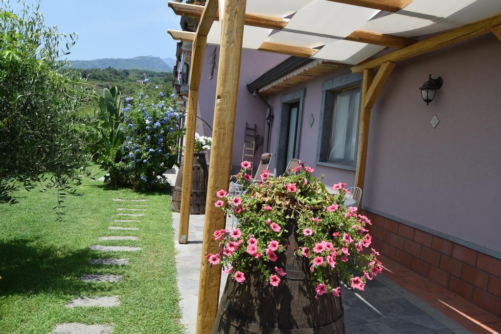 Le Case Di Bacco Santa Venerina Bagian luar foto